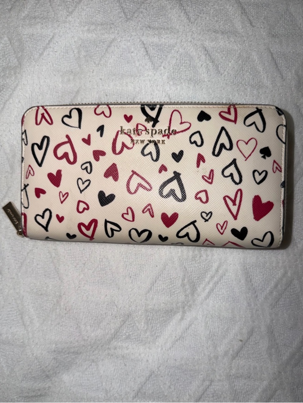 LIKE NEW! Kate Spade Heart Pattern Wallet